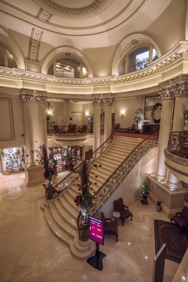 Safi Royal Luxury Valle San Pedro Garza Garcia Zewnętrze zdjęcie The lobby of the Four Seasons Hotel