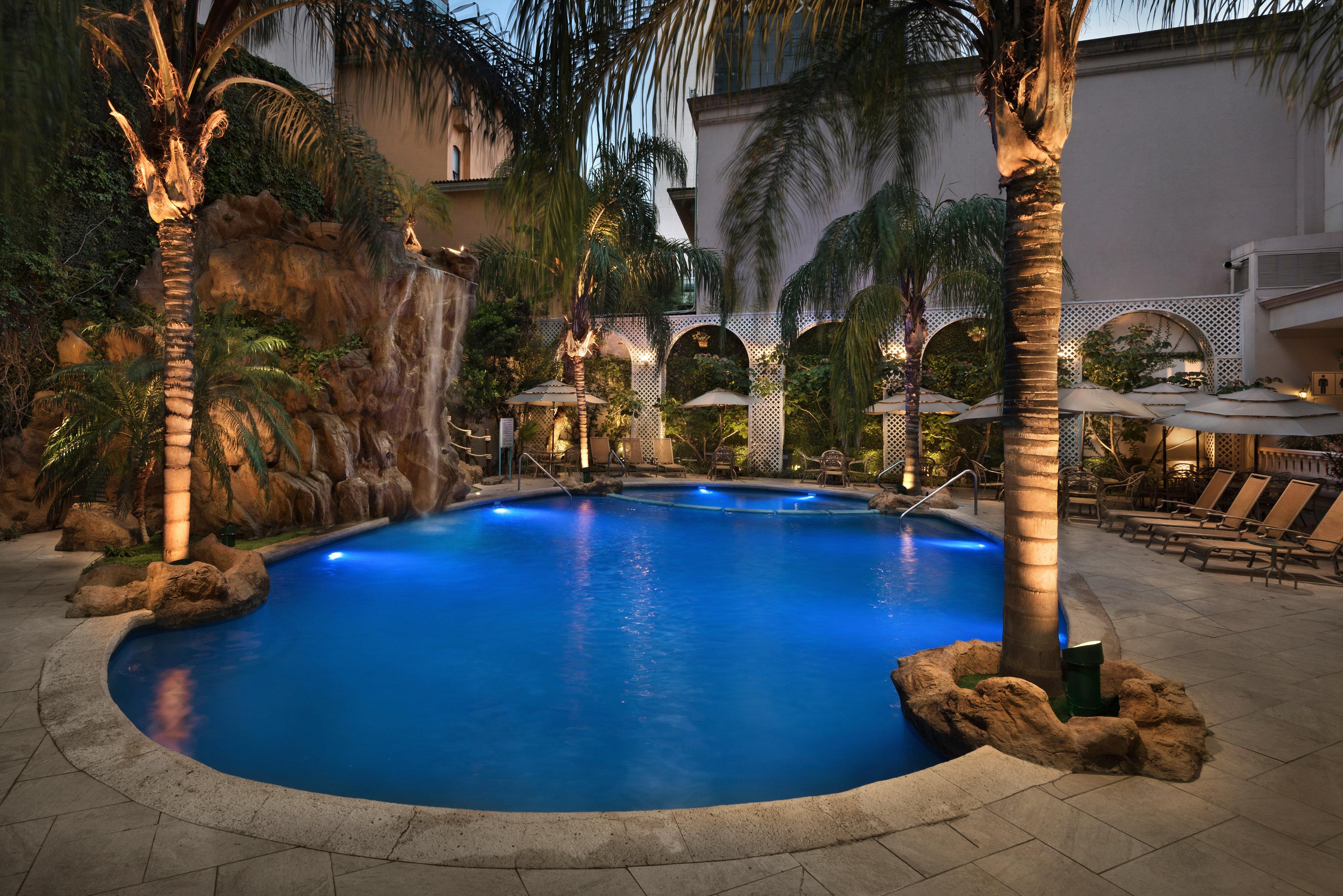 Safi Royal Luxury Valle San Pedro Garza Garcia Zewnętrze zdjęcie The pool at the hotel