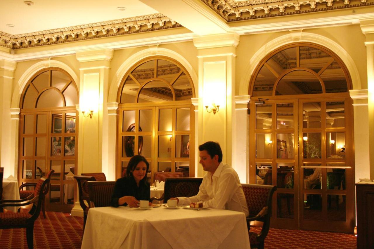 Safi Royal Luxury Valle San Pedro Garza Garcia Zewnętrze zdjęcie The lobby lounge