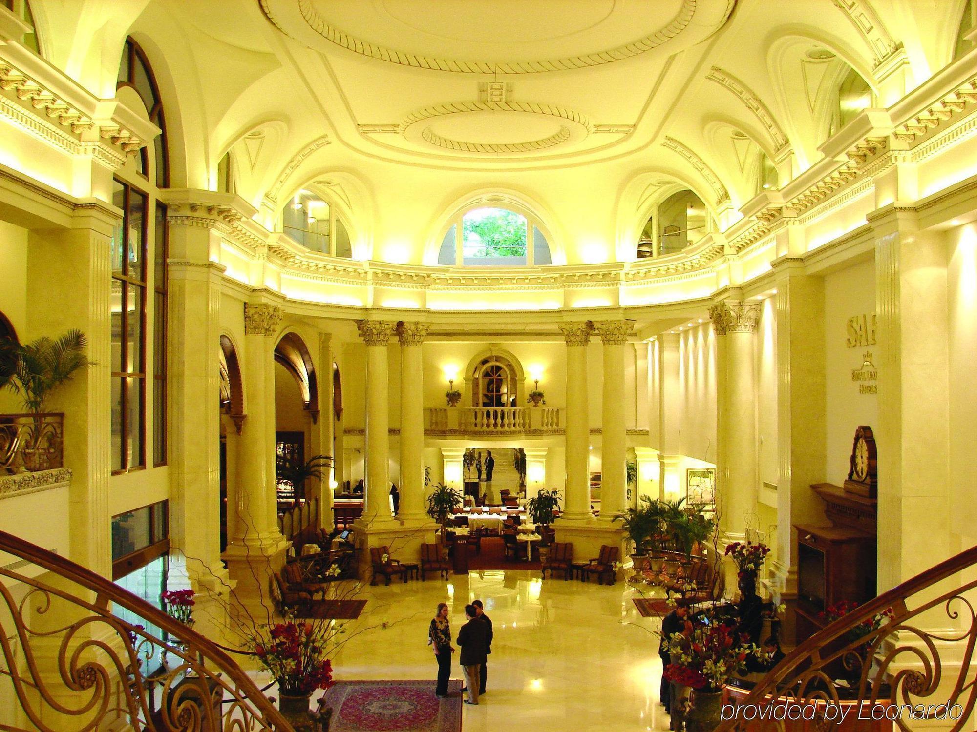 Safi Royal Luxury Valle San Pedro Garza Garcia Wnętrze zdjęcie The lobby of the hotel