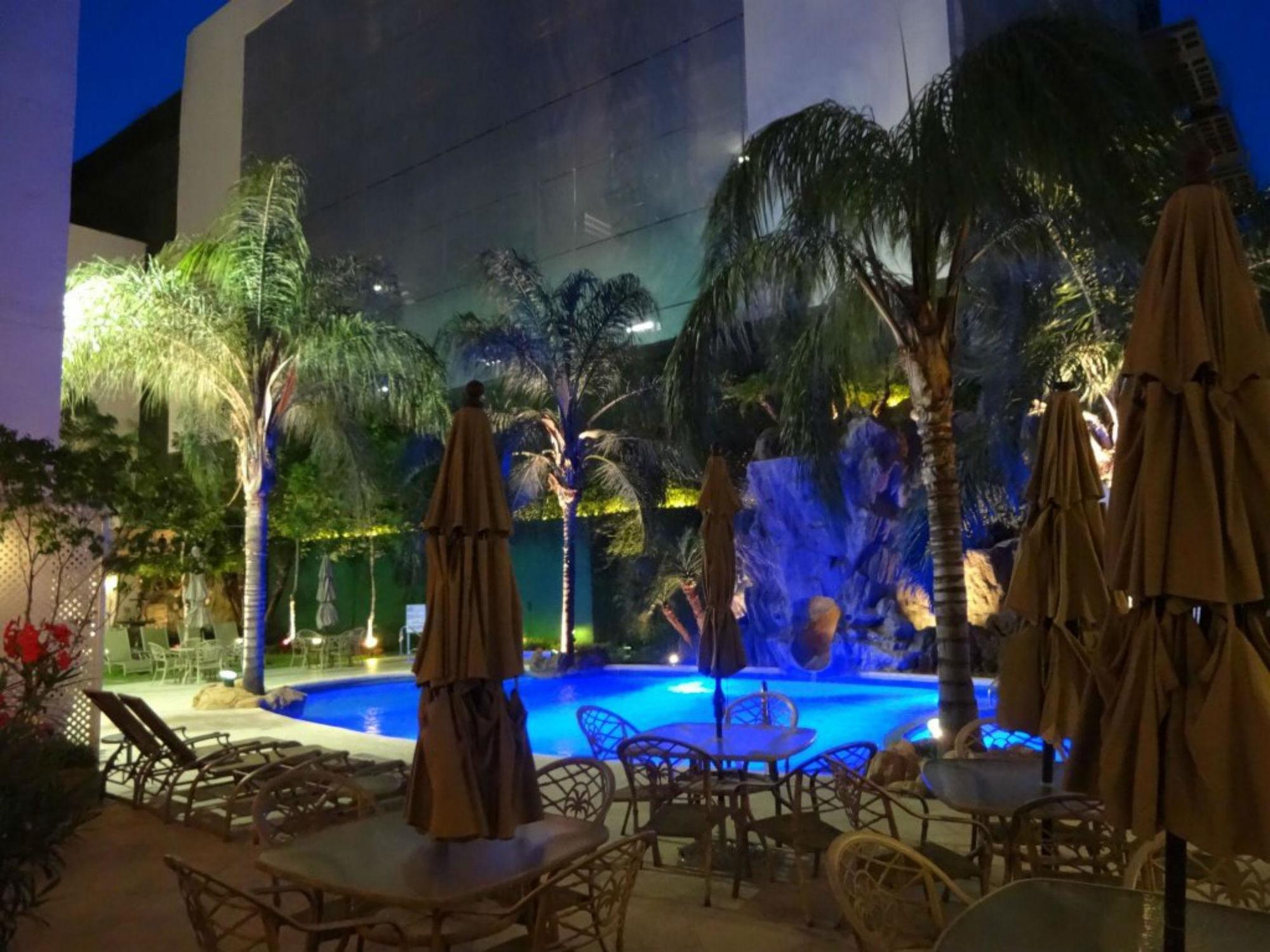 Safi Royal Luxury Valle San Pedro Garza Garcia Zewnętrze zdjęcie Hotel's pool