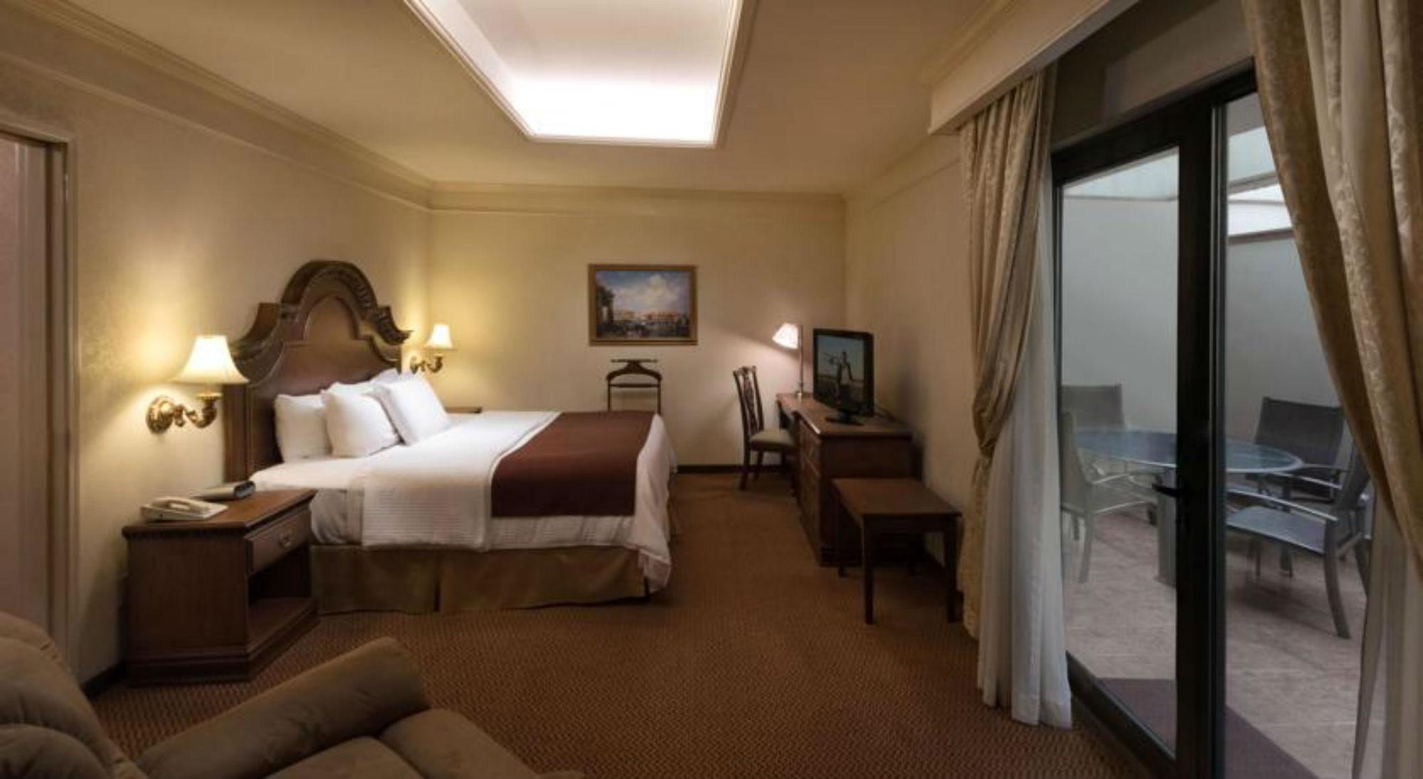 Safi Royal Luxury Valle San Pedro Garza Garcia Zewnętrze zdjęcie A room at the hotel