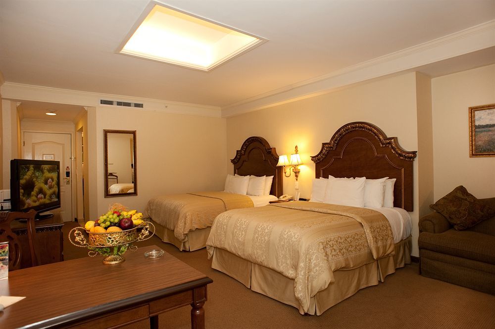 Safi Royal Luxury Valle San Pedro Garza Garcia Zewnętrze zdjęcie A room at the Inn at the Opera